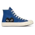 Basket montante bleue avec un coeur noir
