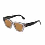 Lunettes de soleil rectangulaires grises avec verres marron clair vue de profile sur fond blanc