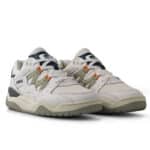 karhu fusion xt couleur cloud dancer/ agate grey vue de la apire de coté