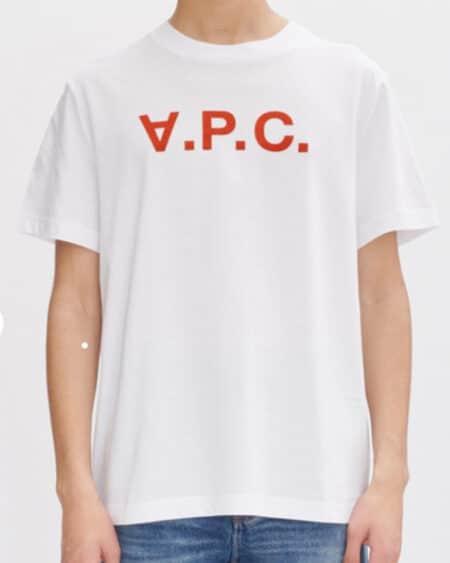 apc tshirt standard grand vpc couleur blanc et terracotta vue de devant sur mannequin