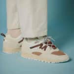 karhu fusion turtledove cappuccino vue porté par un mannequin