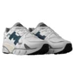 karhu super fulcrum white deep dive vue de la paire sur le cote droit
